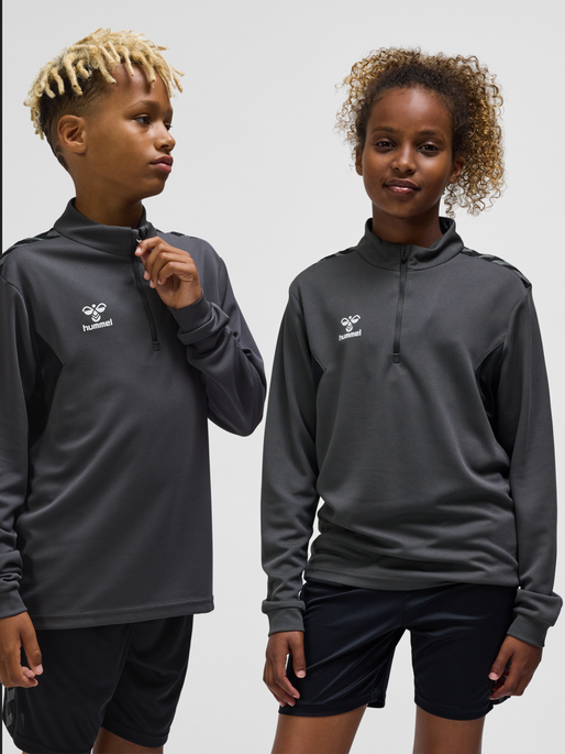 hmlAUTHENTIC HALF ZIP SWEAT KIDS, ASPHALT, model