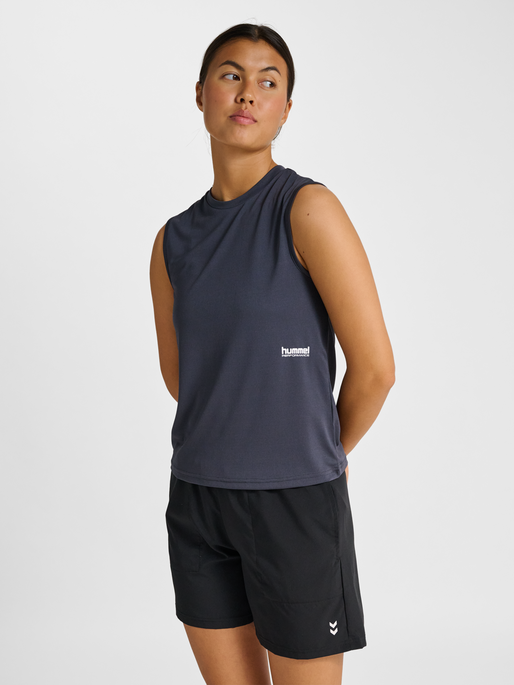hmlPULSE WORKOUT W TANKTOP, EBONY, model