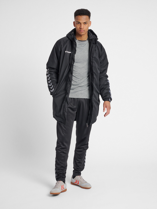 hmlAUTHENTIC BENCH JACKET, BLACK/WHITE, model