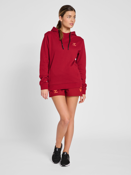 hmlOFFGRID HOODIE WO, RHUBARB/NASTURTIUM, model