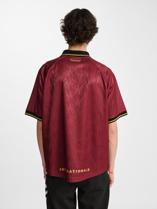 hmlLOOSE BAY SOCCER JERSEY S/S, SYRAH, model
