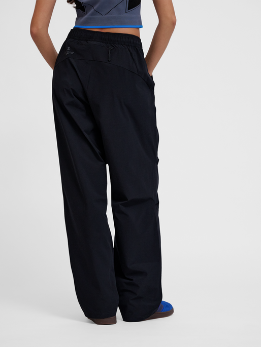hmlSORONA REGULAR PANTS, BLACK, model
