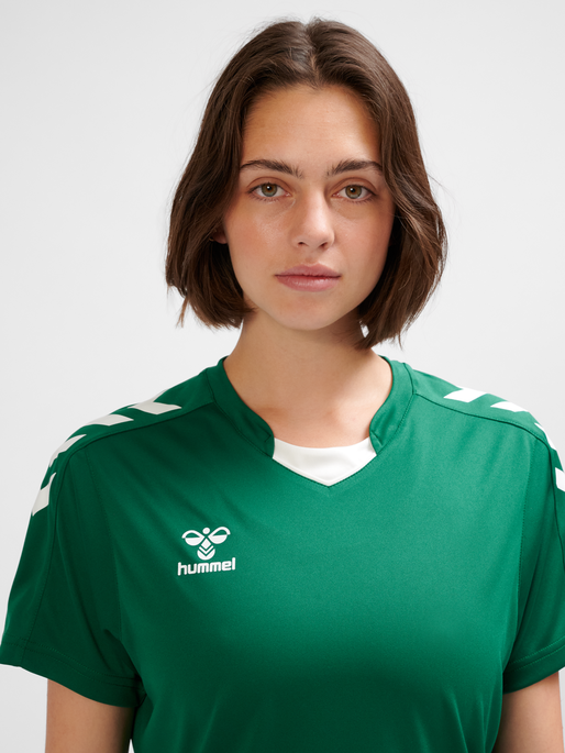 hmlCORE XK POLY JERSEY S/S WOMAN, EVERGREEN, model