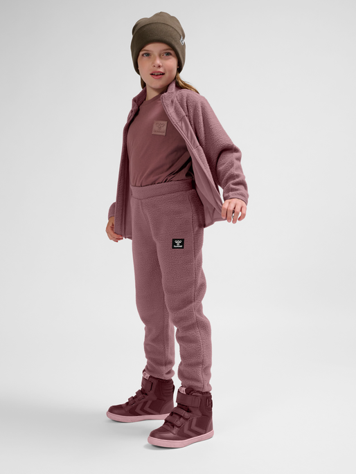 hmlATLAS FLEECE PANTS, TWILIGHT MAUVE, model