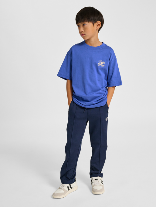 hmlJR LOOSE T-SHIRT S/S STADIUM, DAZZLING BLUE, model
