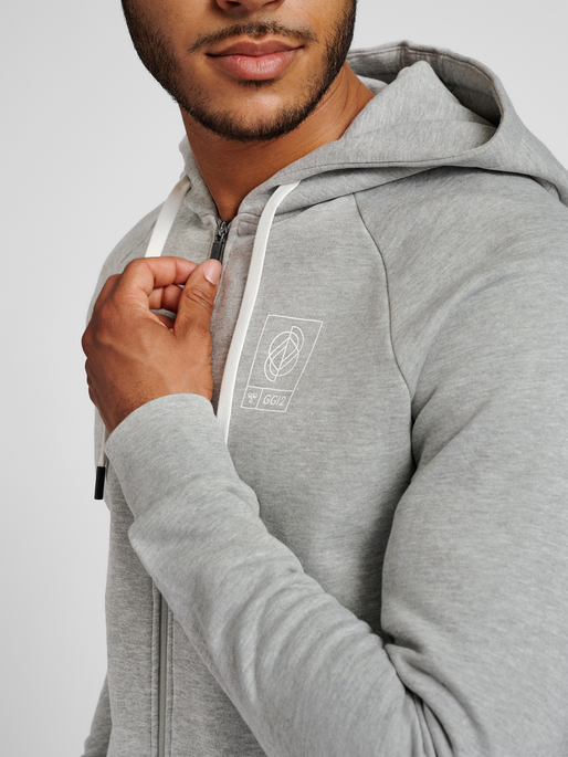 hmlGG12 SWEAT ZIP HOODIE, 2006, model
