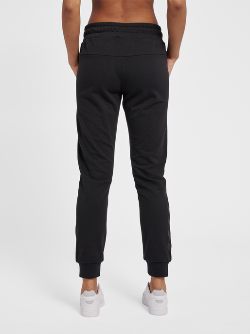 hmlNONI 2.0 REGULAR PANTS, BLACK, model