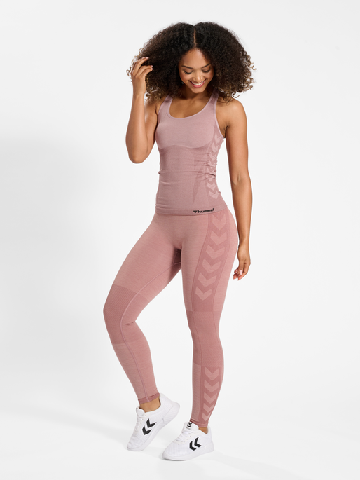 hmlCLEA SEAMLESS MID WAIST TIGHTS, WOODROSE/ROSE TAUPE MELANGE, model