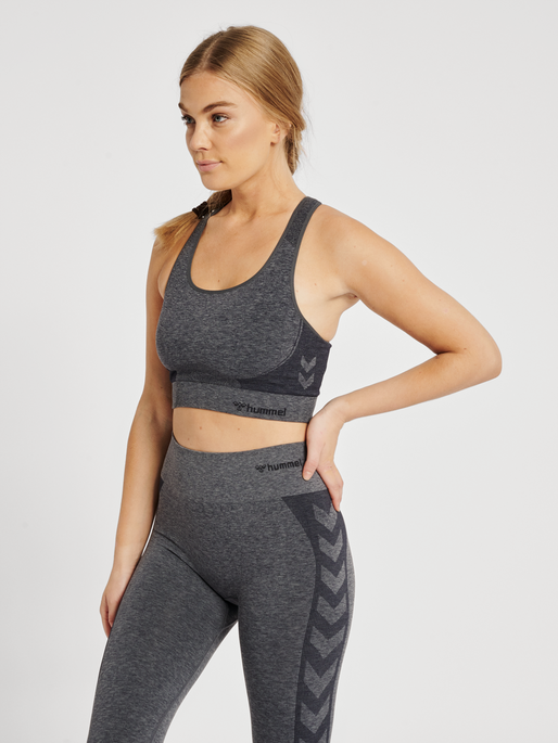 hmlCOCO SEAMLESS SPORTS TOP, 1545, model