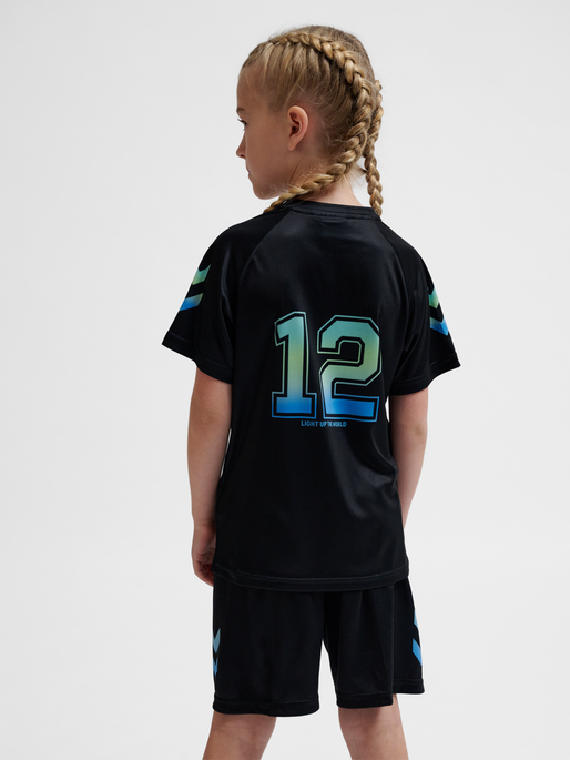 hmlSHIMMER T-SHIRT S/S, BLACK, model