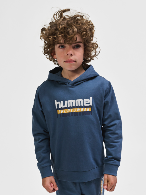 hmlTUKAS HOODIE, BERING SEA, model