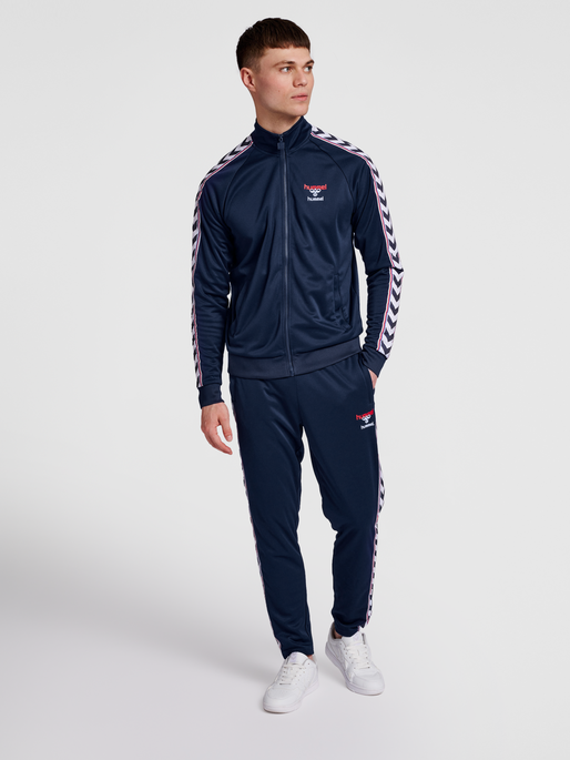 hmlIC LERBY POLY ZIP JACKET, 7666, model