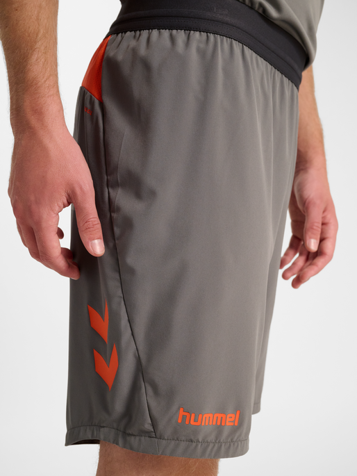 hmlBLAZE PRO TRAINING SHORTS, STEEL GRAY, model