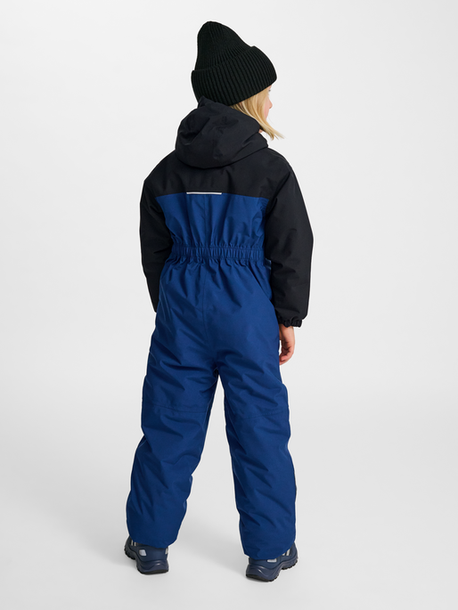 hmlJR BLOCK SNOWSUIT WP, ESTATE BLUE, model