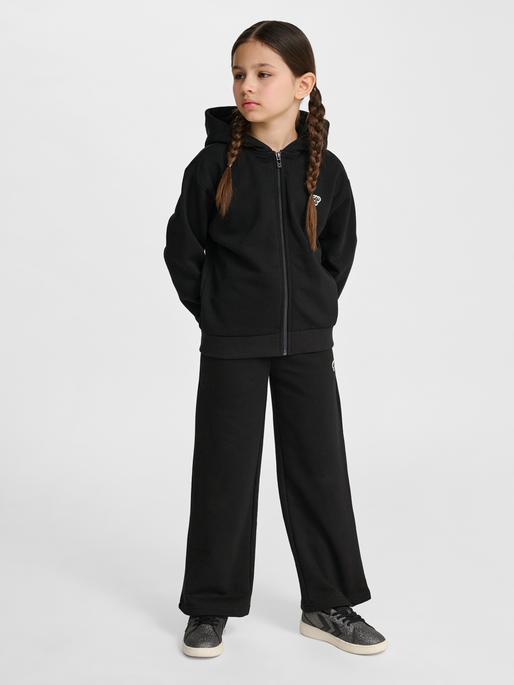 hmlJR LOOSE ZIP HOODIE BEE, BLACK, model