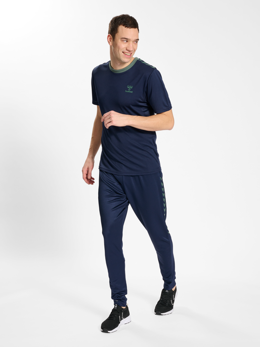 hmlSTALTIC POLY JERSEY S/S, 7209, model