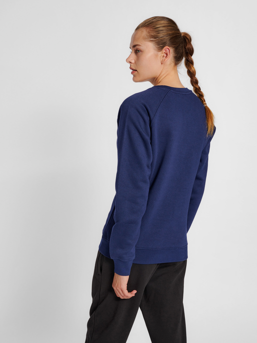hmlRED HEAVY SWEATSHIRT WOMAN, MARINE, model