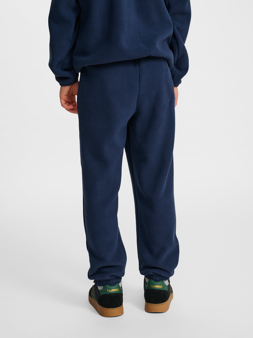 hmlJR FLEECE PANTS BEE, DRESS BLUES, model