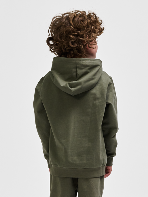 hmlTUKAS HOODIE, DUSTY OLIVE, model