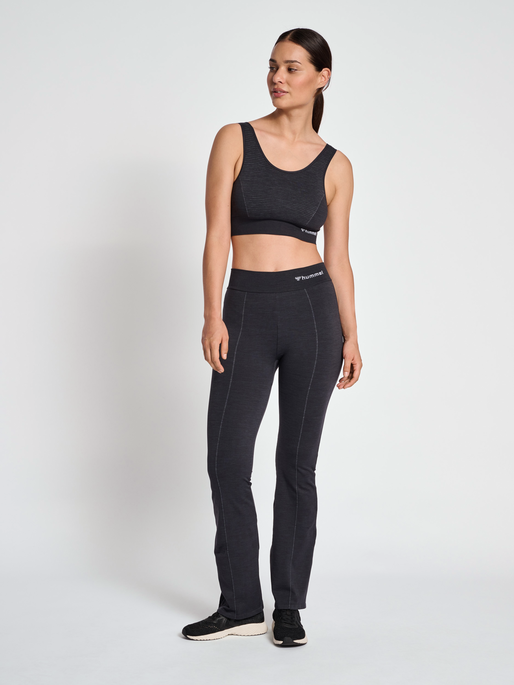 hmlMT IVY SEAMLESS SPORTS TOP, BLACK MELANGE, model