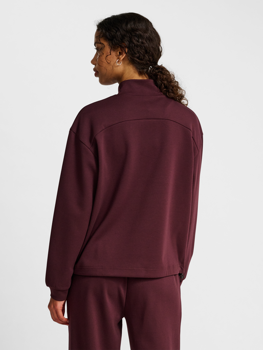 hmlYOGA SOFT HALFZIP W JACKET, FUDGE, model