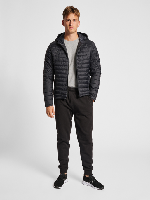 hmlRED QUILTED HOOD JACKET, BLACK, model