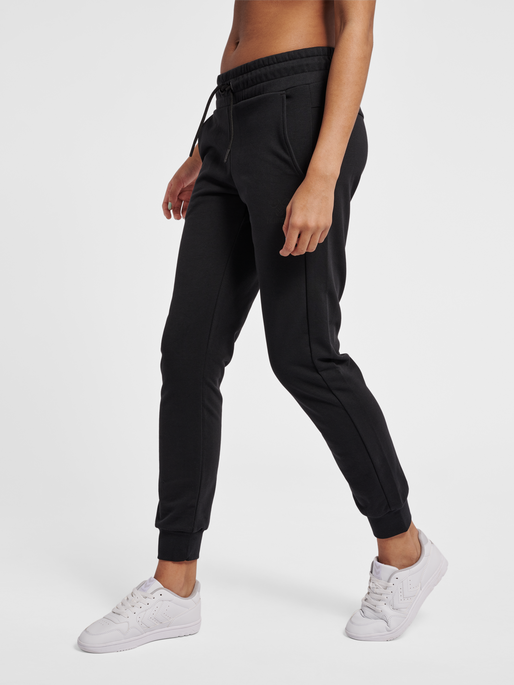 hmlNONI 2.0 REGULAR PANTS, BLACK, model