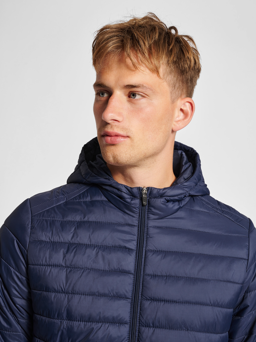 hmlRED QUILTED HOOD JACKET, MARINE, model