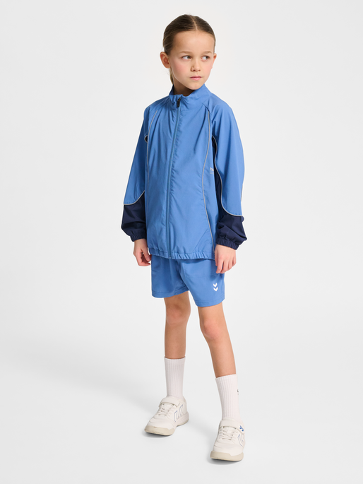 hmlJR WOVEN ZIP JACKET, RIVERSIDE, model