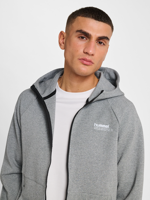hmlTECH FLEECE REGULAR ZIP HOODIE, GREY MELANGE, model