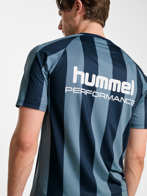 hmlPULSE MESH T-SHIRT S/S, BLUE MIRAGE/DRESS BLUE, model