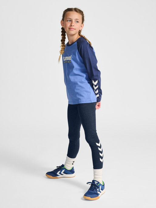hmlJR LOGO TIGHTS, DRESS BLUE MELANGE, model