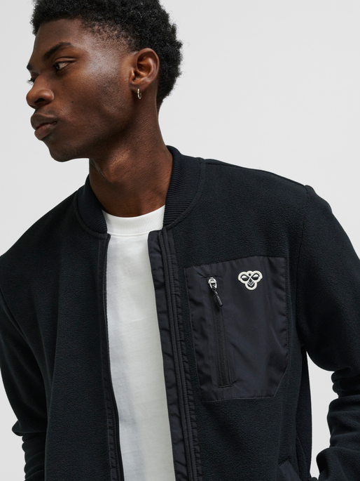 hmlFLEECE ZIP JACKET BEE, BLACK, model