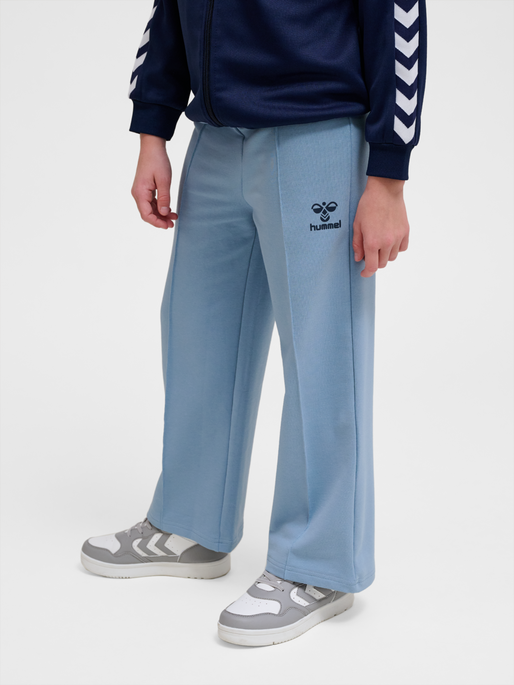 hmlHIXI PANTS, FADED DENIM, model