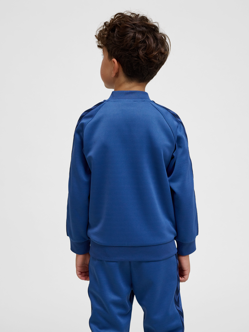 hmlNEWI ZIP JACKET, TRUE NAVY, model