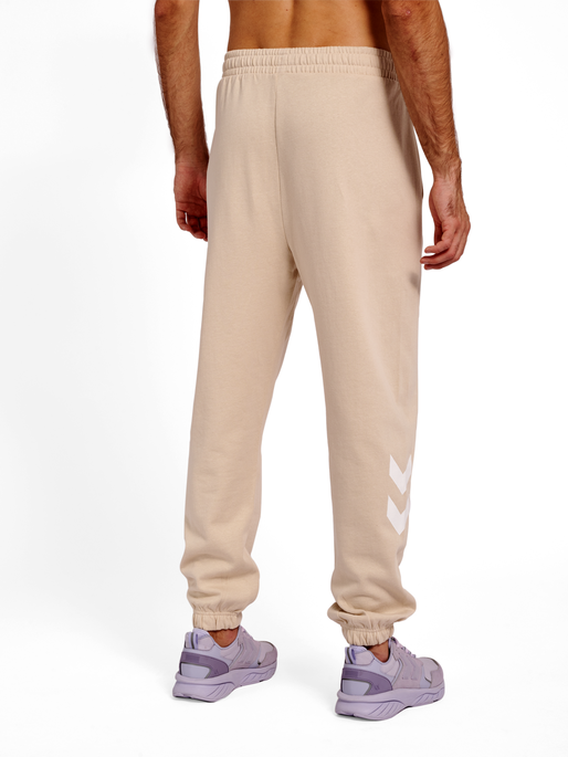 hmlLEGACY REGULAR PANTS, PUMICE STONE, model
