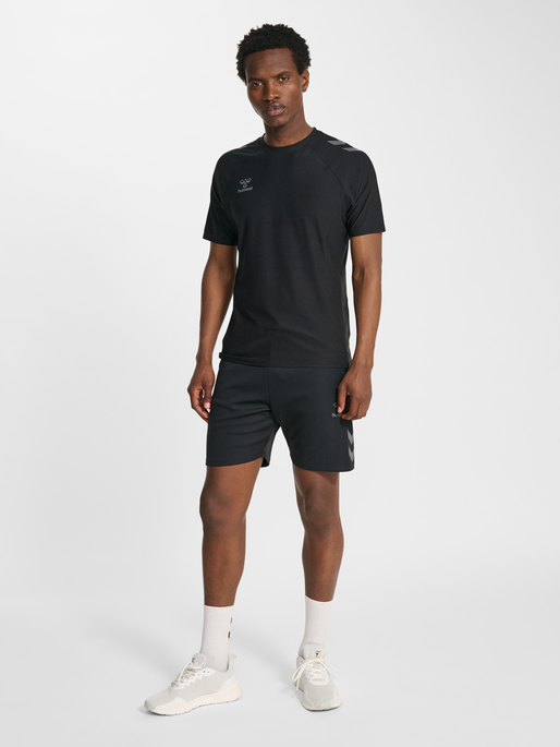 hmlCIMA 2.0 JERSEY S/S, BLACK MELANGE, model