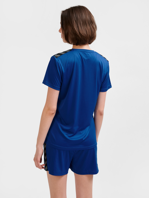 hmlAUTHENTIC PL JERSEY S/S WOMAN, TRUE BLUE, model