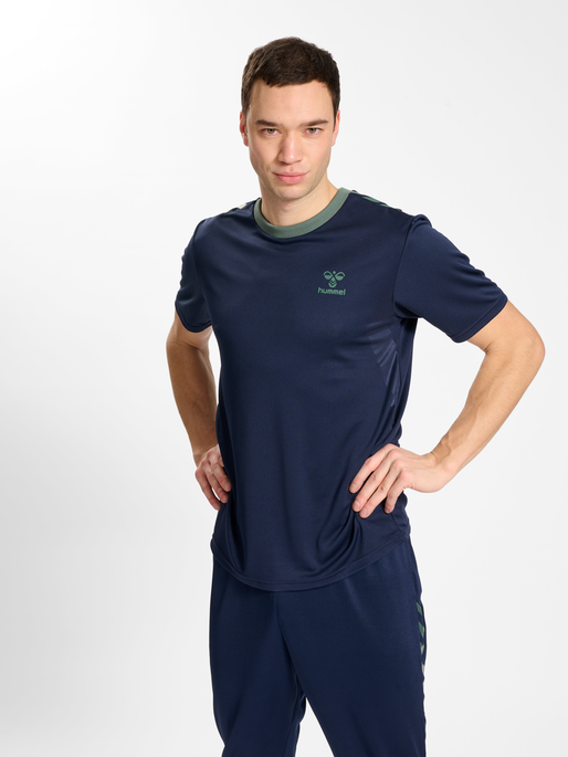 hmlSTALTIC POLY JERSEY S/S, 7209, model