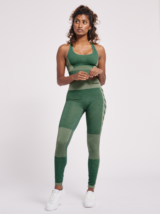 hmlCLEA SEAMLESS  SPORTS TOP, LAUREL WREATH/LILY PAD MELANGE, model