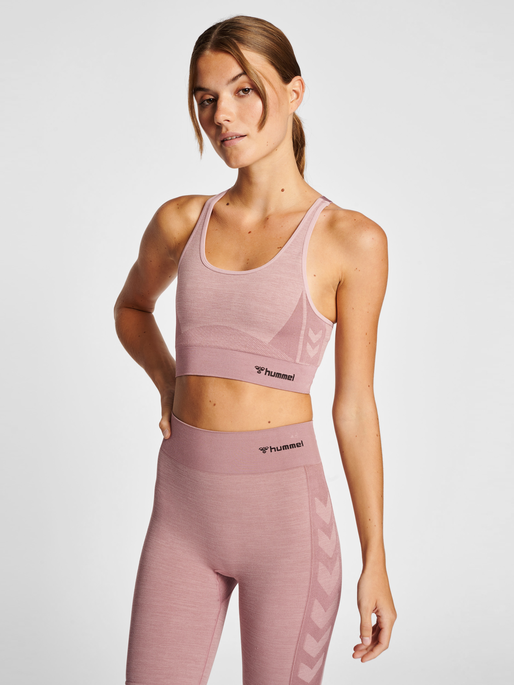 hmlCLEA SEAMLESS  SPORTS TOP, WOODROSE/ROSE TAUPE MELANGE, model