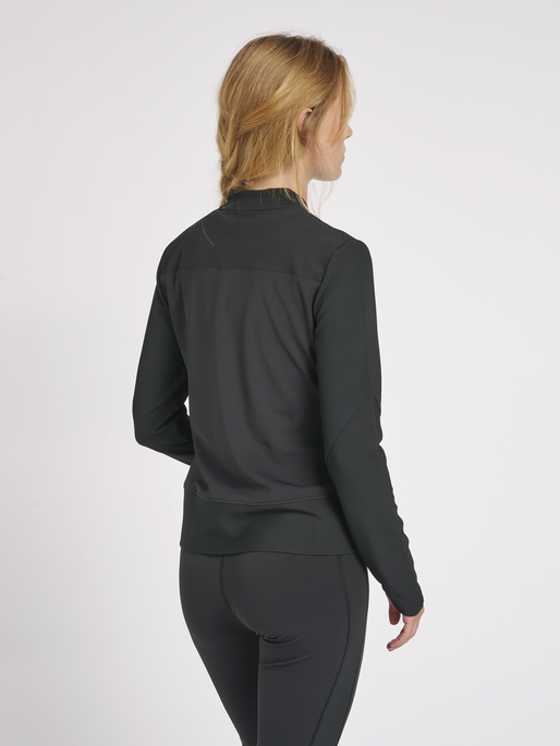 hmlJADA ZIP JACKET, 2001, model