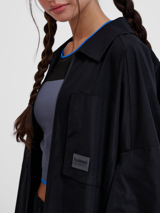 hmlSORONA LOOSE OVERSHIRT, BLACK, model