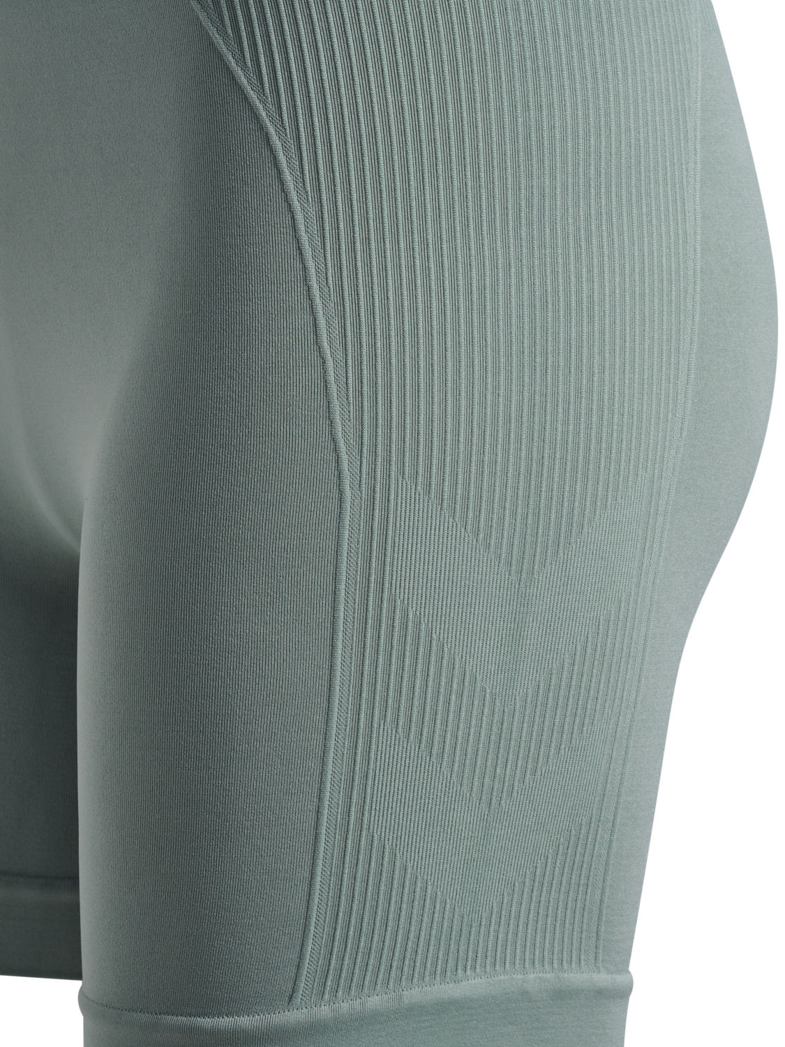 hmlTIF SEAMLESS SHORTS, CHINOIS GREEN, packshot