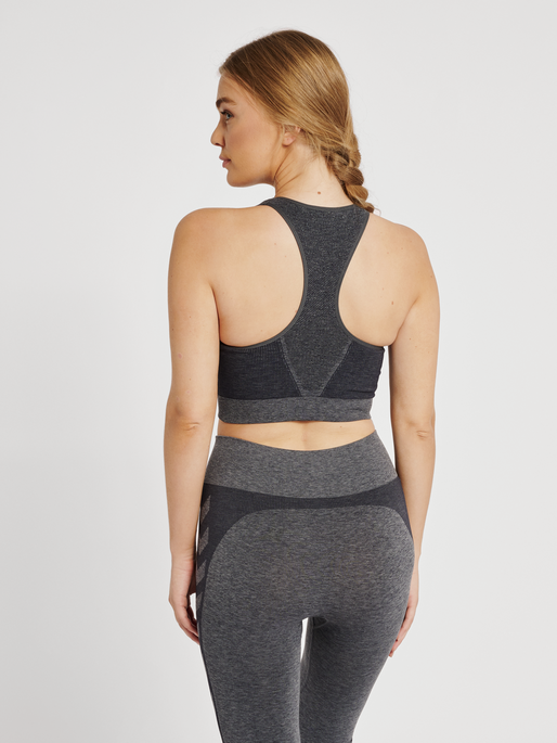 hmlCOCO SEAMLESS SPORTS TOP, 1545, model