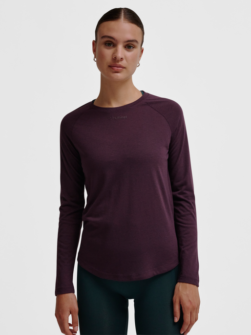 hmlMT VANJA T-SHIRT L/S, PLUM PERFECT, model