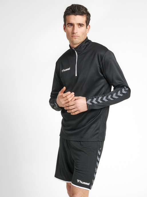 hmlAUTHENTIC HALF ZIP SWEATSHIRT, BLACK/WHITE, model