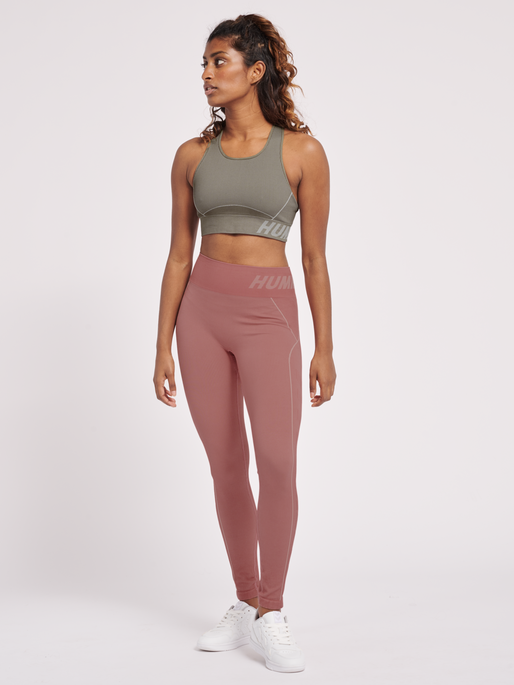 hmlTE CHRISTEL SEAMLESS MW TIGHTS, WITHERED ROSE/ROSE TAN MELANGE, model