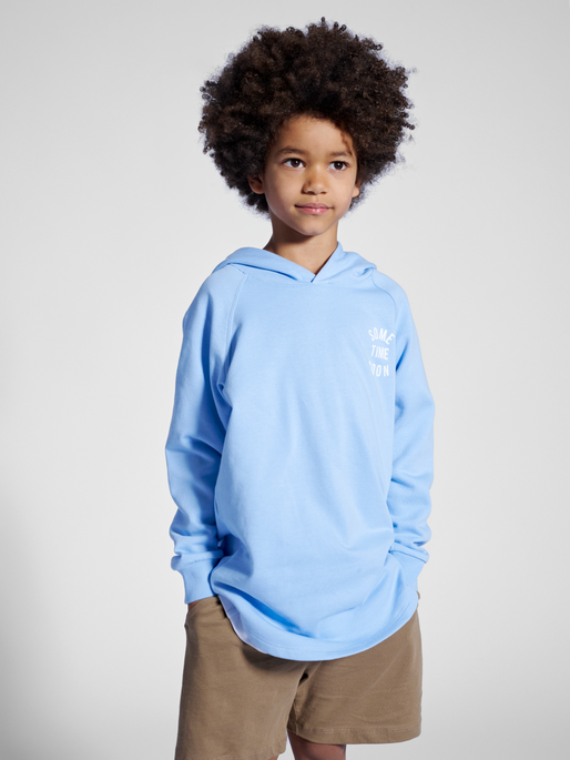 stmMONTERY HOODIE, SERENITY, model